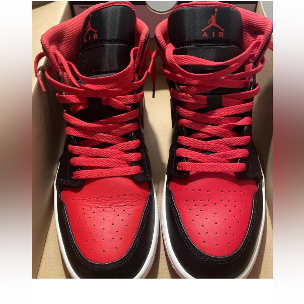 Air Jordan 1 Mid Alternate Bred Black/Red Sneakers